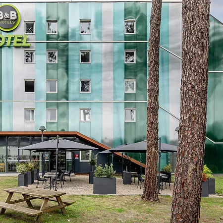 Arcachon Hotel 3*